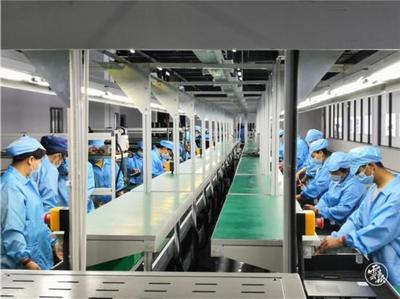 云嶺之巔的創新之光——記云南首臺自主安全電腦在大理的誕生